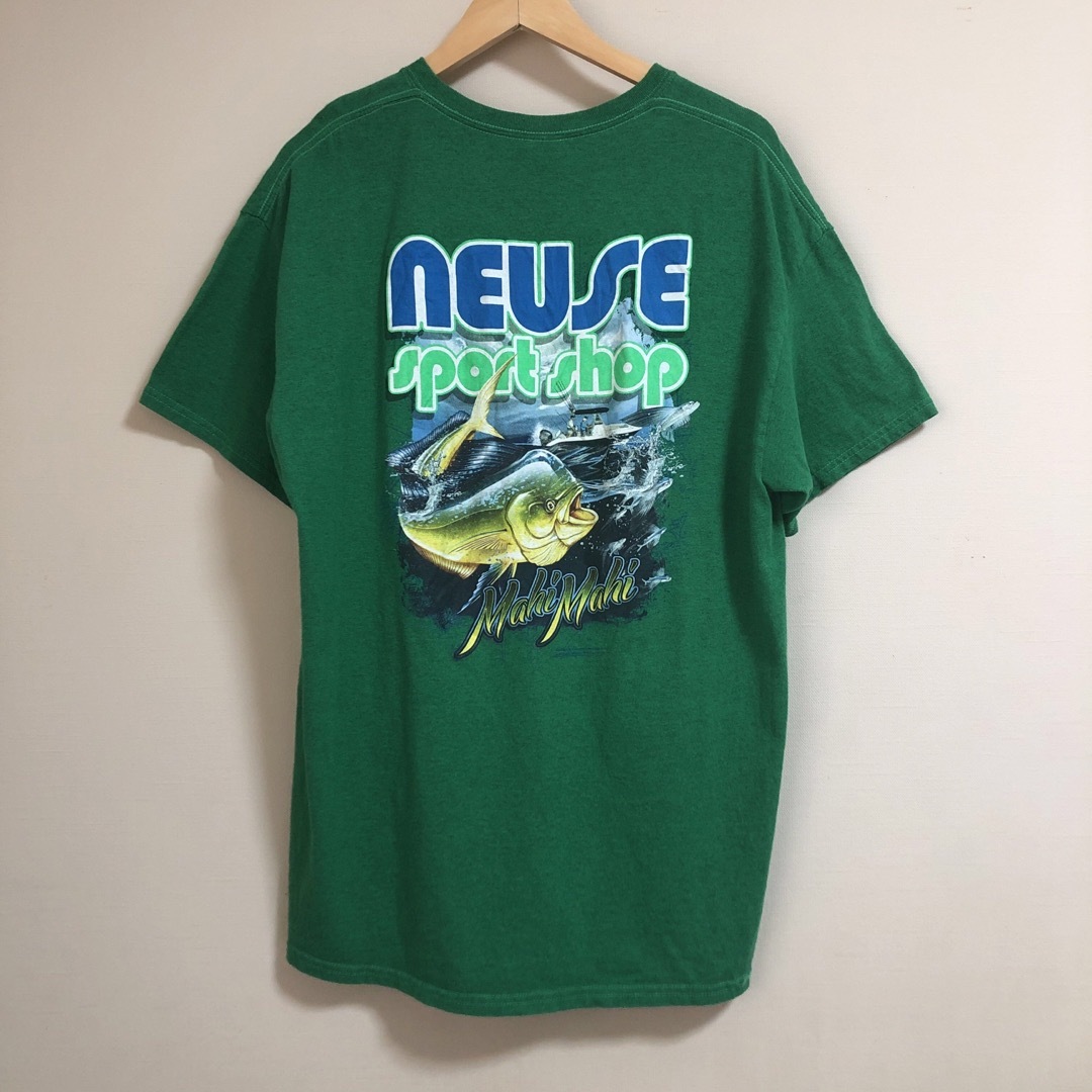 GILDAN(ギルタン)のUS古着　ギルダン　Tシャツ　緑　XL プリント　魚　アメリカ　90年台　ビッグ メンズのトップス(Tシャツ/カットソー(半袖/袖なし))の商品写真