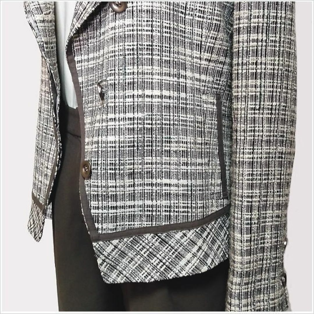 DoCLASSE(ドゥクラッセ)の〈DoCLASSE〉白チャコール系織り込みジャケット ラメ入り 日本製 9 M レディースのジャケット/アウター(その他)の商品写真