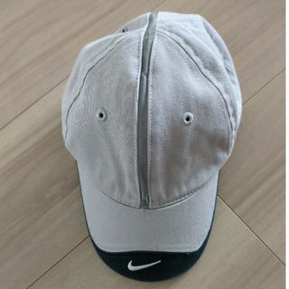 ナイキ(NIKE)のNIKE　サンドベージュとネービーのキャップ48cm(帽子)