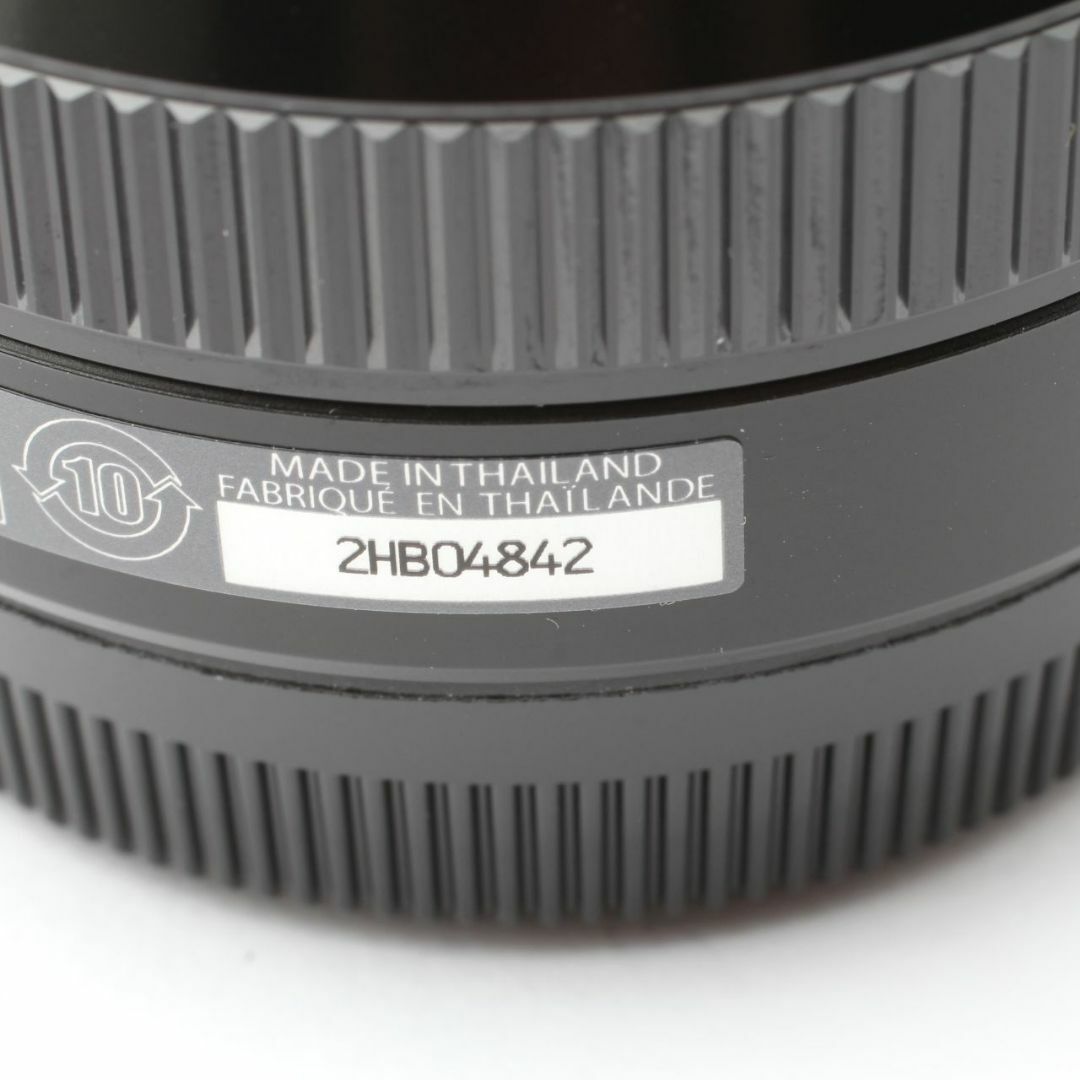 富士フイルム(フジフイルム)のFUJIFILM フジフィルム XF30mmF2.8 R LM WR スマホ/家電/カメラのカメラ(レンズ(単焦点))の商品写真