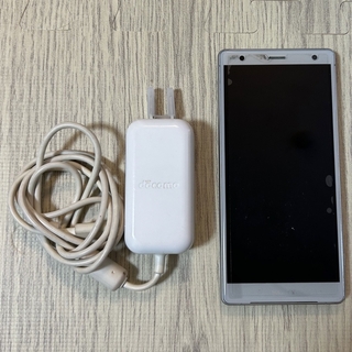 エヌティティドコモ(NTTdocomo)のdocomo Android SO-03K本体と充電器(スマートフォン本体)