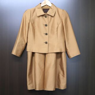 フォクシー(FOXEY)の【FOXEY BOUTIQUE】フォクシー･ブティック スカート･スーツ ゴールド×黒ボタン シルク75% #38/kt10138tg(スーツ)