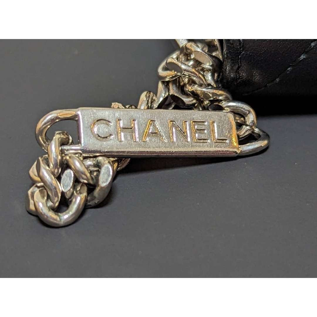 CHANEL(シャネル)の未使用に近い！超美品！カンボンライン☆エナメルココマーク・ラウンドファスナー長財 レディースのファッション小物(財布)の商品写真