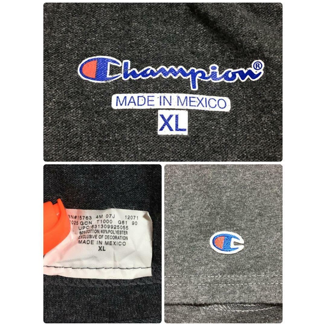 Champion(チャンピオン)の【メキシコ製】チャンピオン　袖ロゴ入りTシャツ アメフト　グレー　B122 メンズのトップス(Tシャツ/カットソー(半袖/袖なし))の商品写真