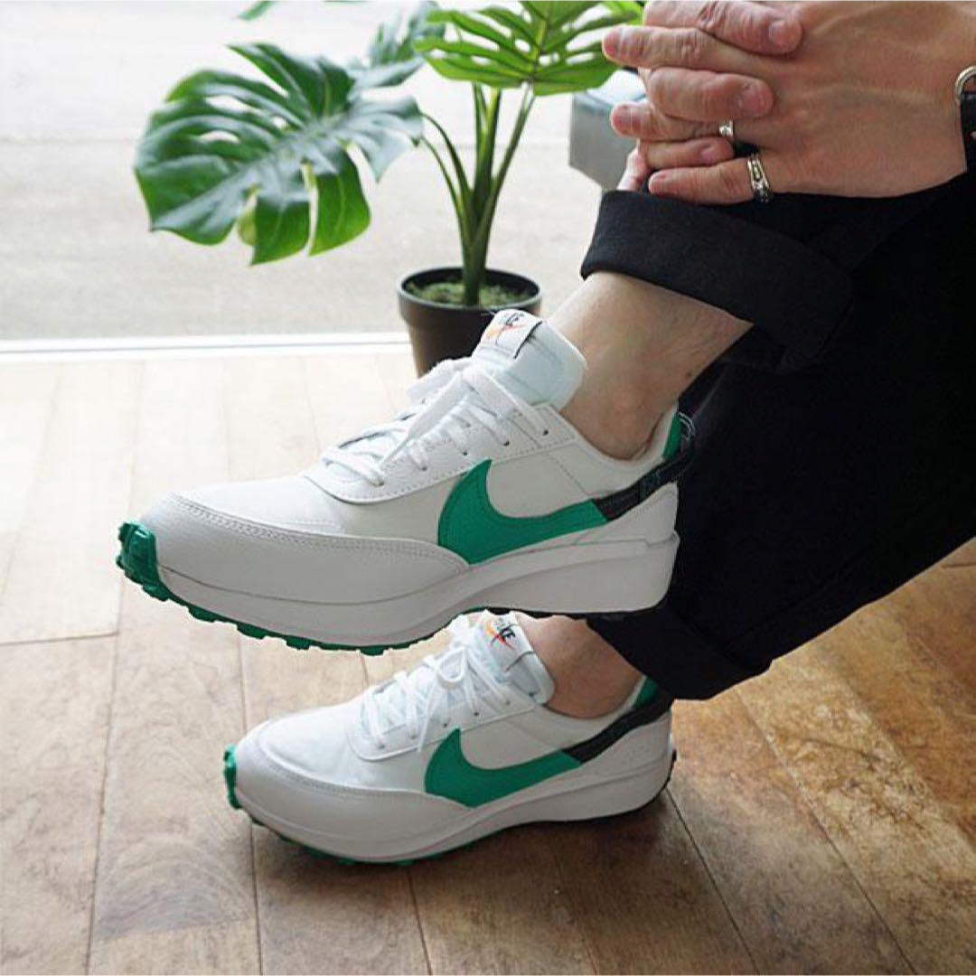 NIKE(ナイキ)のNike Waffle Debut White/StadiumGreen27.0 メンズの靴/シューズ(スニーカー)の商品写真