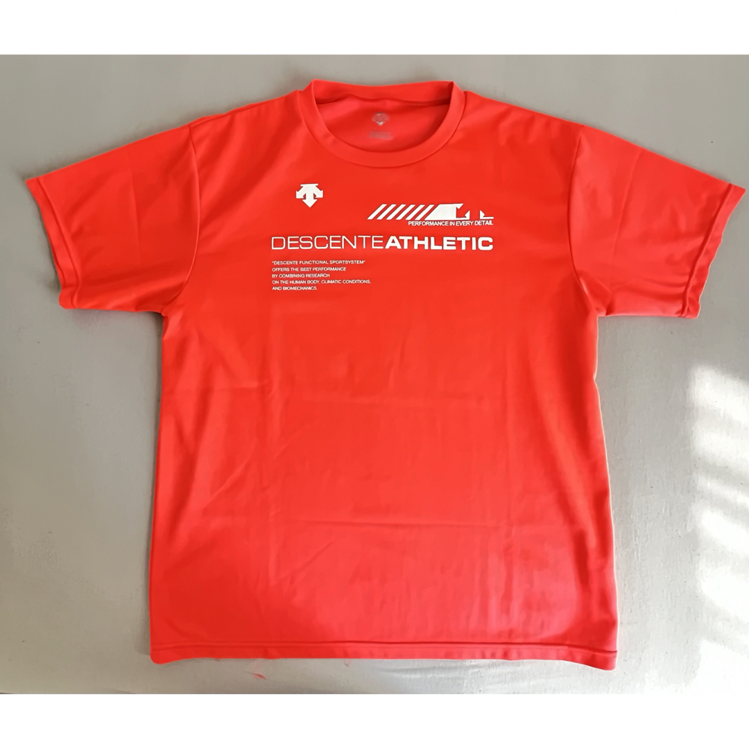 DESCENTE(デサント)のデサント　DESCENTE ティシャツ メンズのトップス(Tシャツ/カットソー(半袖/袖なし))の商品写真