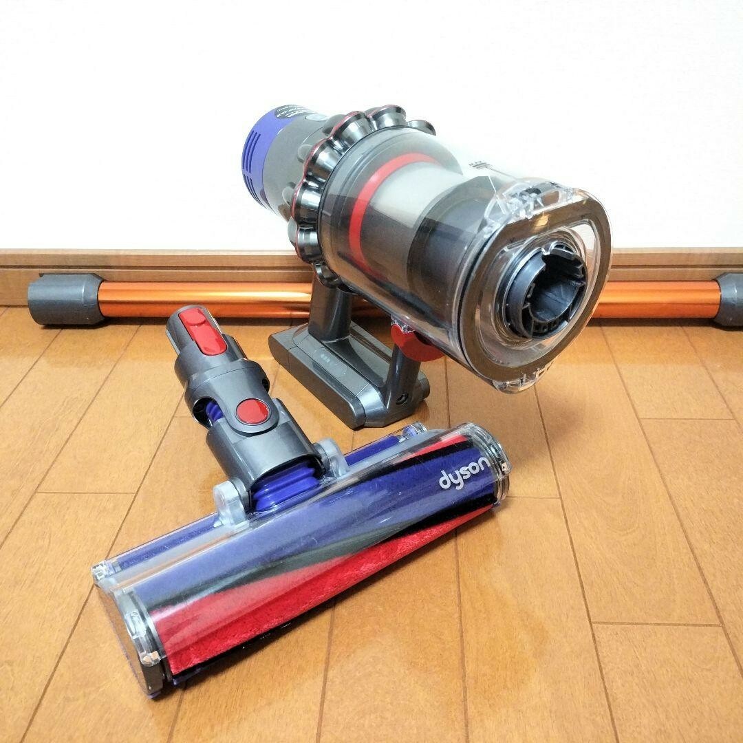 Dyson(ダイソン)の【57分】dyson SV12 / V10 fluffy＋布団ツール スマホ/家電/カメラの生活家電(掃除機)の商品写真