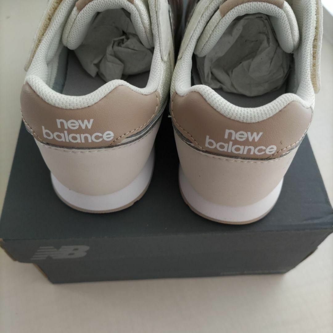 New Balance(ニューバランス)の20.5cm☆ニューバランス・キッズスニーカー　YV373　ライトベージュ キッズ/ベビー/マタニティのキッズ靴/シューズ(15cm~)(スニーカー)の商品写真
