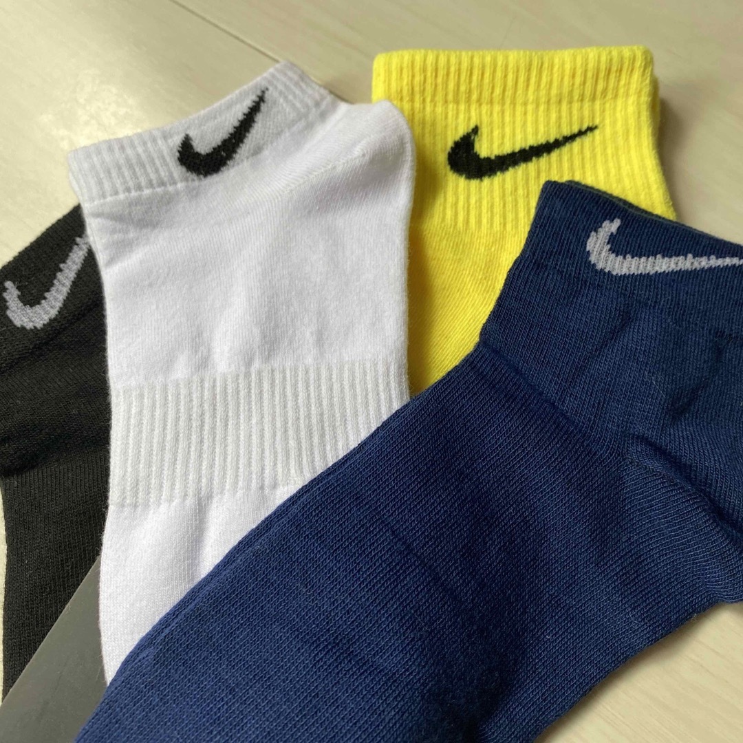 NIKE(ナイキ)のNIKE ソックス  25-27センチ  4足ペア レディースのレッグウェア(ソックス)の商品写真