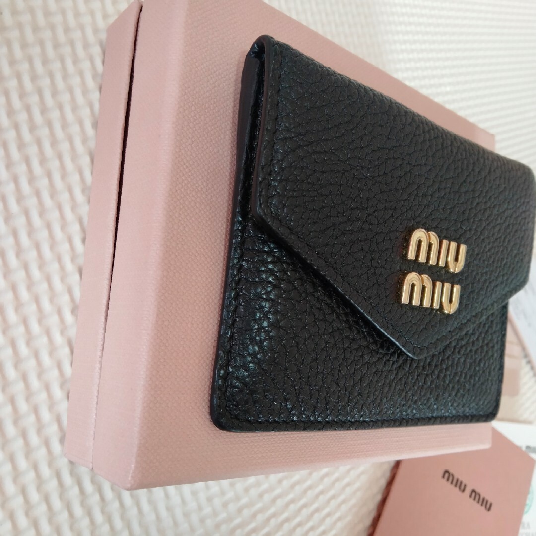 miumiu(ミュウミュウ)のmiumiu ミュウミュウ ヴィッテロダイノレザー カードケース レディースのファッション小物(パスケース/IDカードホルダー)の商品写真