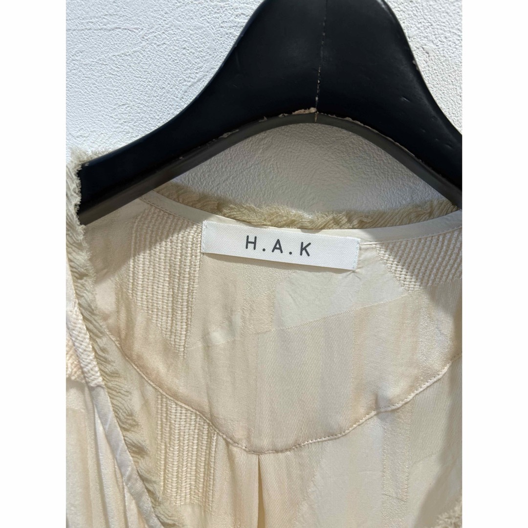 H.A.K(ハク)のH.A.K☆地模様 ロング丈ブラウス レディースのトップス(シャツ/ブラウス(長袖/七分))の商品写真