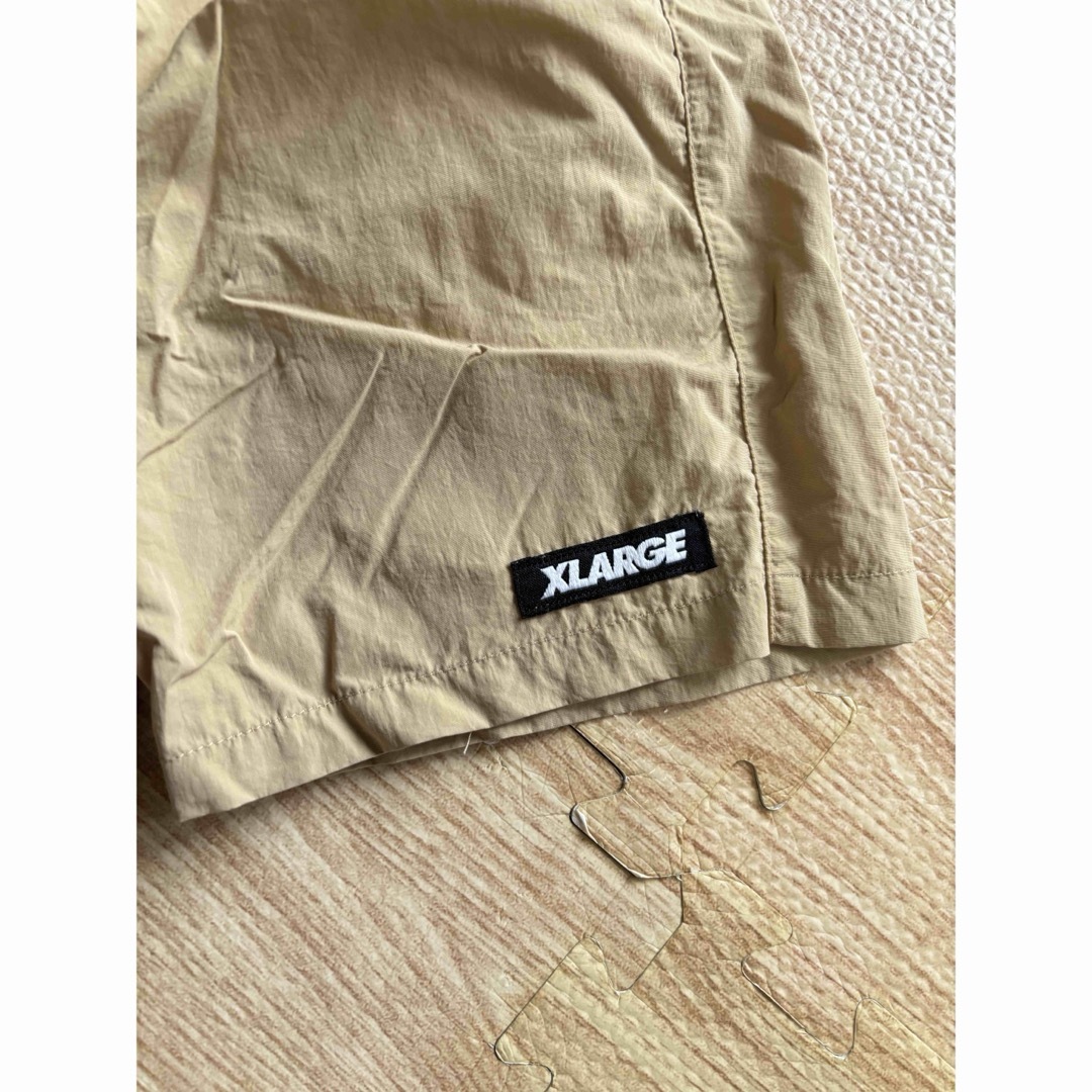 XLARGE(エクストララージ)のエクストララージキッズ　ハーフパンツ　半ズボン　ベージュ　100 キッズ/ベビー/マタニティのキッズ服男の子用(90cm~)(パンツ/スパッツ)の商品写真