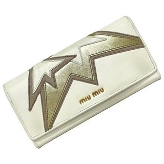 ミュウミュウ(miumiu)のミュウミュウ 二つ折り 長財布 ホワイト ゴールド 美品 レザー 中古 miu miu 小銭入れ有 ソフトレザー レア 人気 レディース 二つ折り長財布 女性 ブランド財布 財布 ウォレット 白 本革 革 ロゴ ホック フラップ(財布)