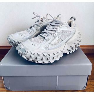 バレンシアガ(Balenciaga)のバレンシアガ ディフェンダー(スニーカー)