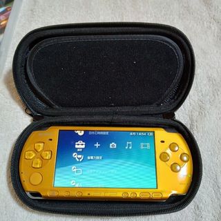 プレイステーションポータブル(PlayStation Portable)のPSP‐3000本体ハードケース＆メモリーカード＆純正充電器付き付き(携帯用ゲーム機本体)