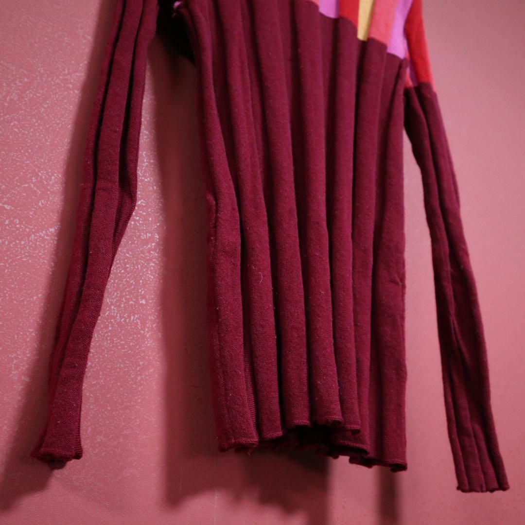 極希少】ISSEY MIYAKE レッド系 差し色 ストライプ 立体 ニット 極希少】ISSEY MIYAKE レッド系 差し色 ストライプ 立体 ニット