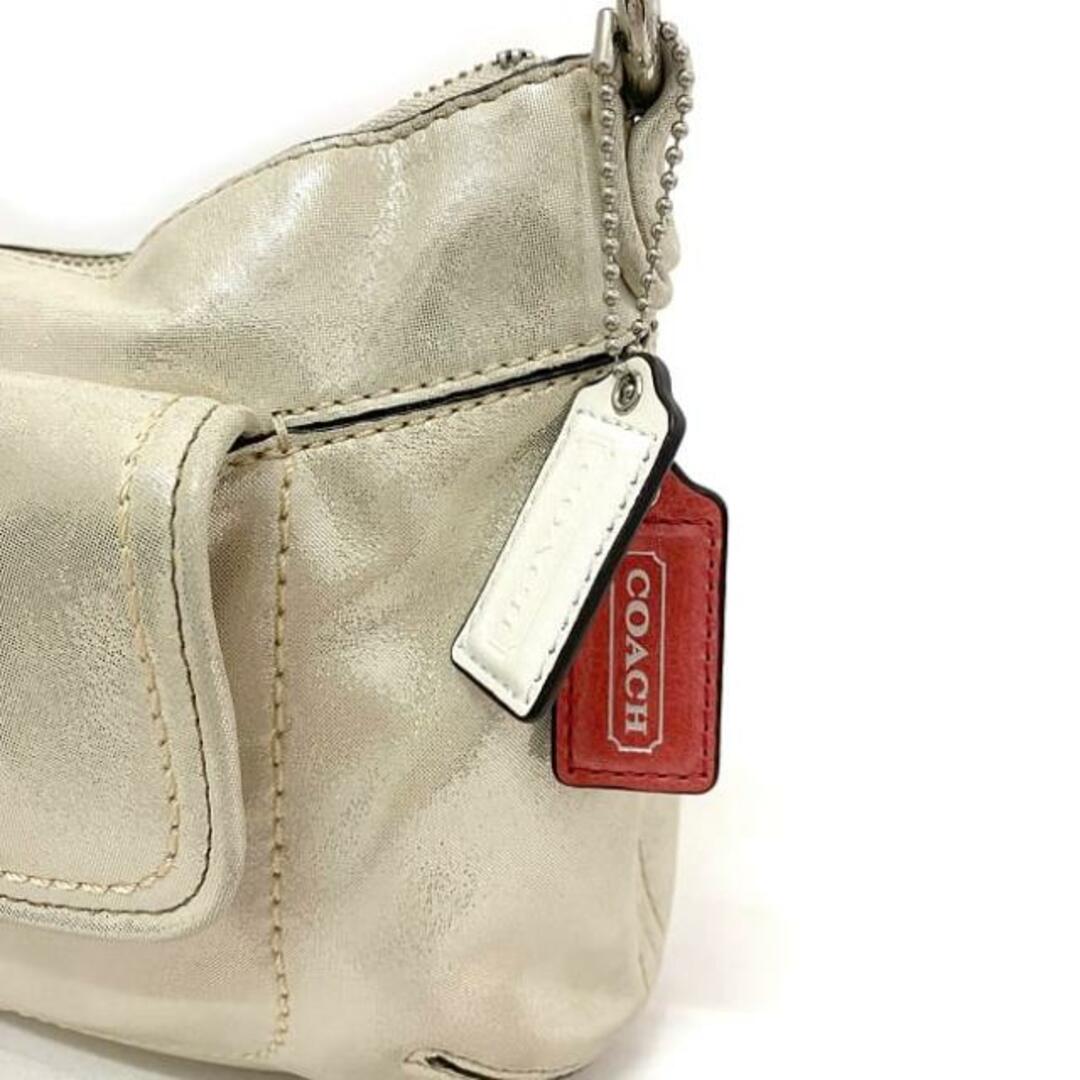 COACH(コーチ)のコーチ 2way バッグ シルバー パールベージュ ポピー 21624 ショルダーバッグ ハンドバッグ サテンキャンバス レザー 中古 COACH ミニ ラメ ファスナー チャーム付 ヴィンテージ ミニバッグ 肩掛け 斜め掛け 人気 レディースのバッグ(ショルダーバッグ)の商品写真