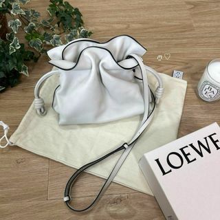 ロエベ(LOEWE)のLOEWE　ロエベ　フラメンコクラッチミニ　斜めがけポシェット　ショルダーバッグ(ショルダーバッグ)