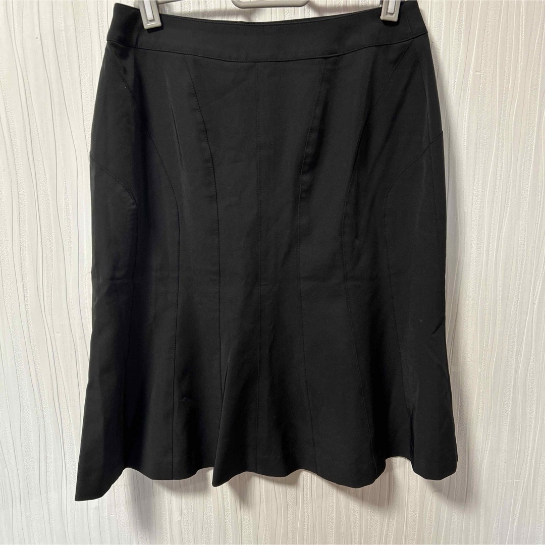 ブラックスカート　台形　Mサイズ　レディース　 レディースのスカート(ひざ丈スカート)の商品写真