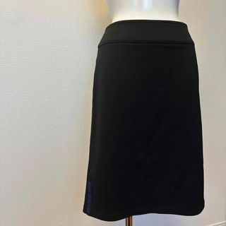 レキップ(L'EQUIPE)のYOSHIE INABA ブラックスカート　サイズ38(ひざ丈スカート)