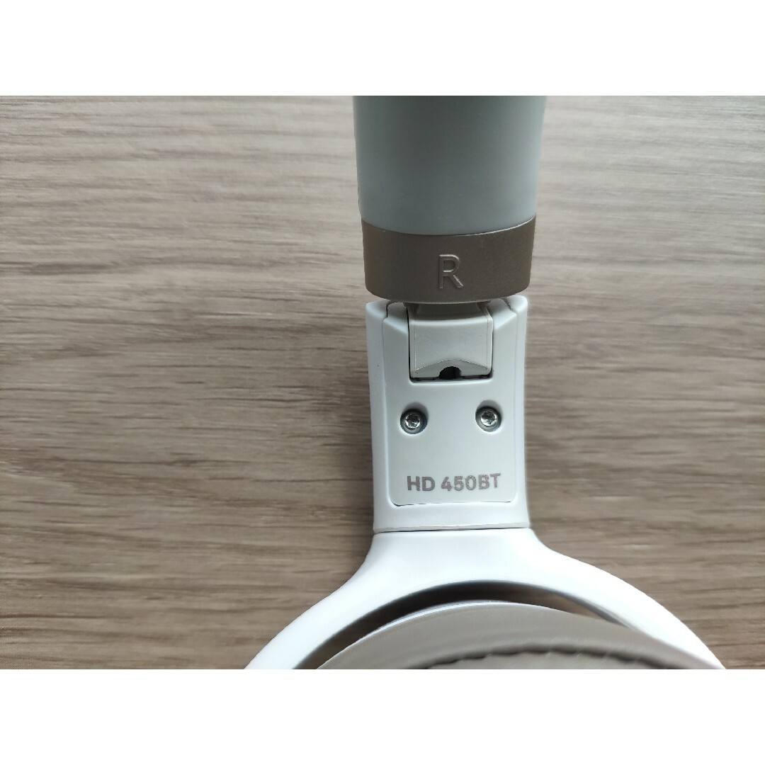 SENNHEISER(ゼンハイザー)のSENNHEISER HD 450BT WHITE スマホ/家電/カメラのオーディオ機器(ヘッドフォン/イヤフォン)の商品写真