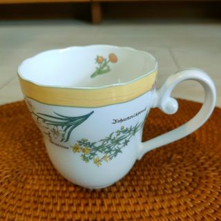 ノリタケ(Noritake)のすいかちゃん様専用　ノリタケ　リンネマグカップ　花✨(グラス/カップ)