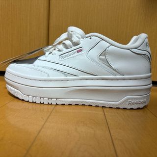 リーボッククラシック(Reebok CLASSIC)のReebok リーボック Club C Extra クラブシー エクストラ 24(スニーカー)