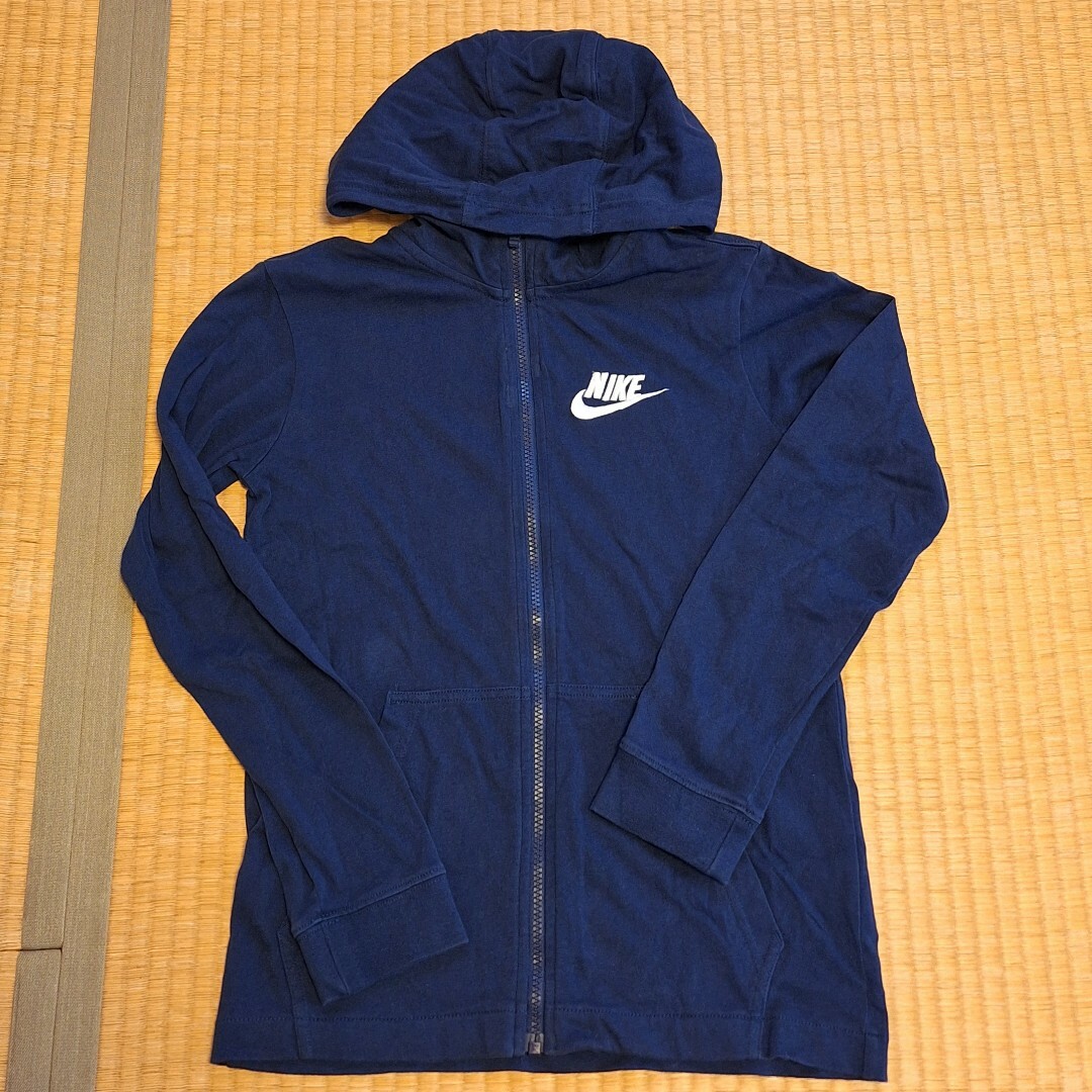 NIKE(ナイキ)のNIKE zipup パーカー 160センチ 2枚セット キッズ/ベビー/マタニティのキッズ服男の子用(90cm~)(ジャケット/上着)の商品写真