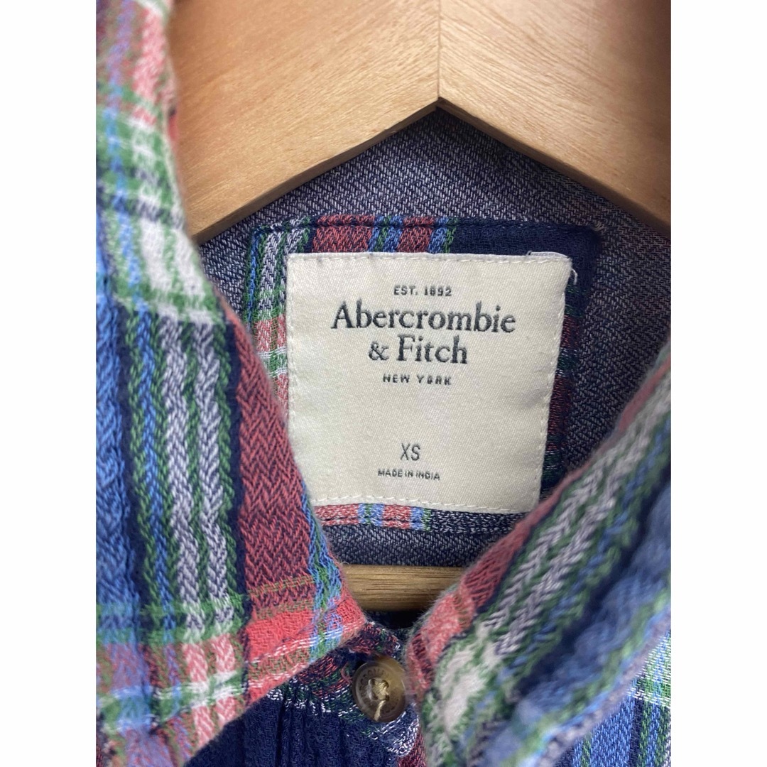 Abercrombie&Fitch(アバクロンビーアンドフィッチ)のネルシャツ 長袖シャツ　アバクロAbercrombie &Fitch サイズXS レディースのトップス(シャツ/ブラウス(長袖/七分))の商品写真