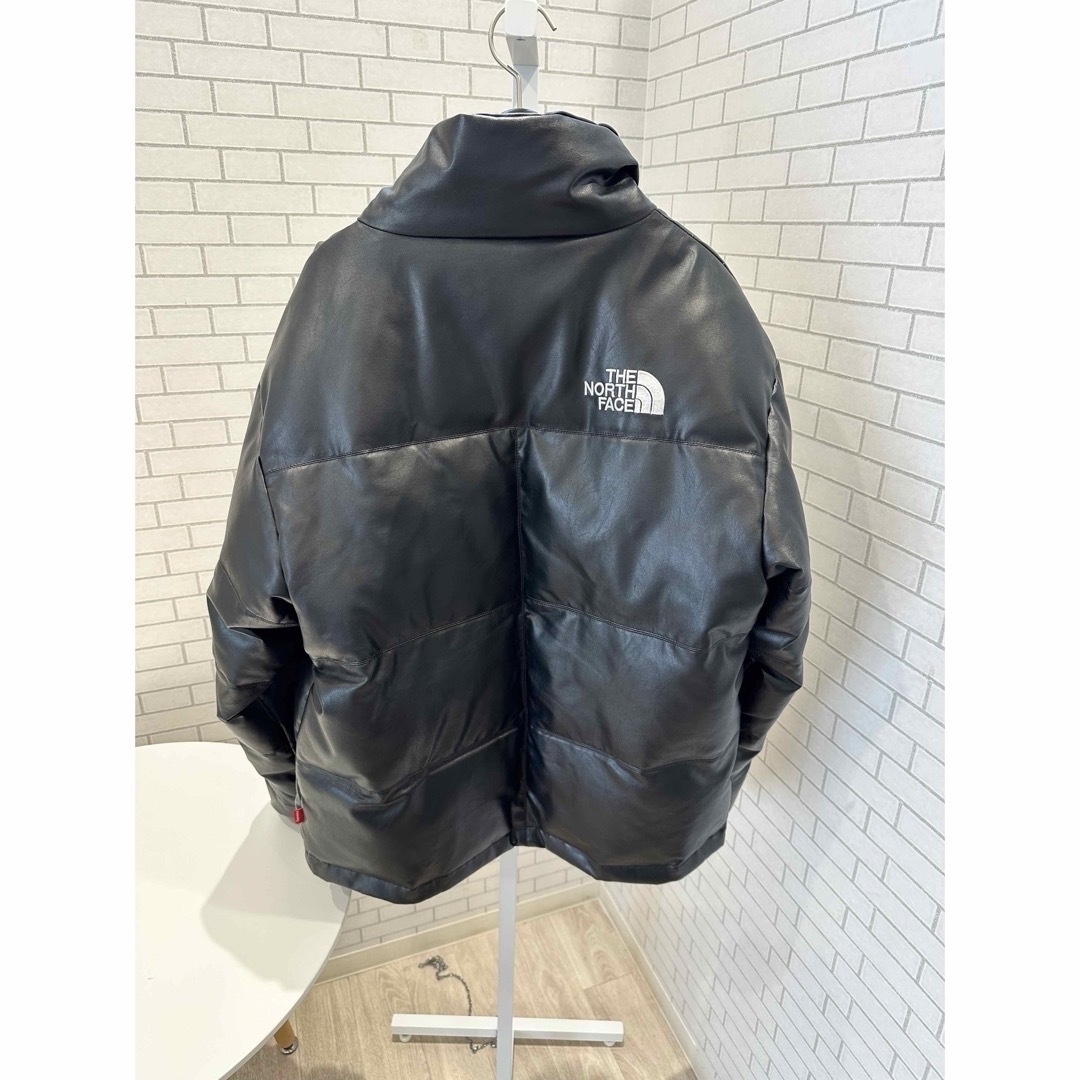 Supreme(シュプリーム)のSupreme / The North Face® Leather Nuptse メンズのジャケット/アウター(ダウンジャケット)の商品写真