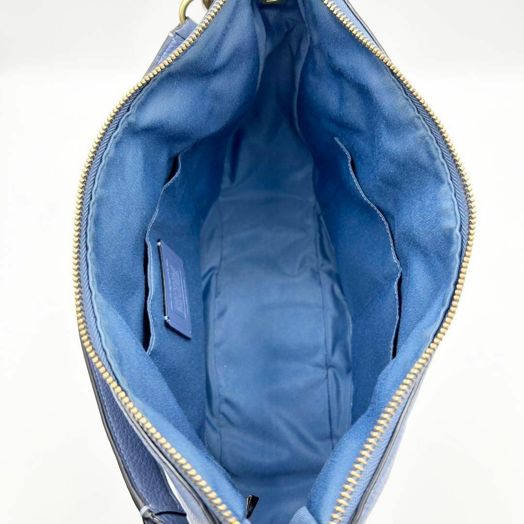 COACH(コーチ)のX383【コーチ】レザーショルダーバッグ　ホースアンドキャリッジ　チェーン　青 レディースのバッグ(ハンドバッグ)の商品写真