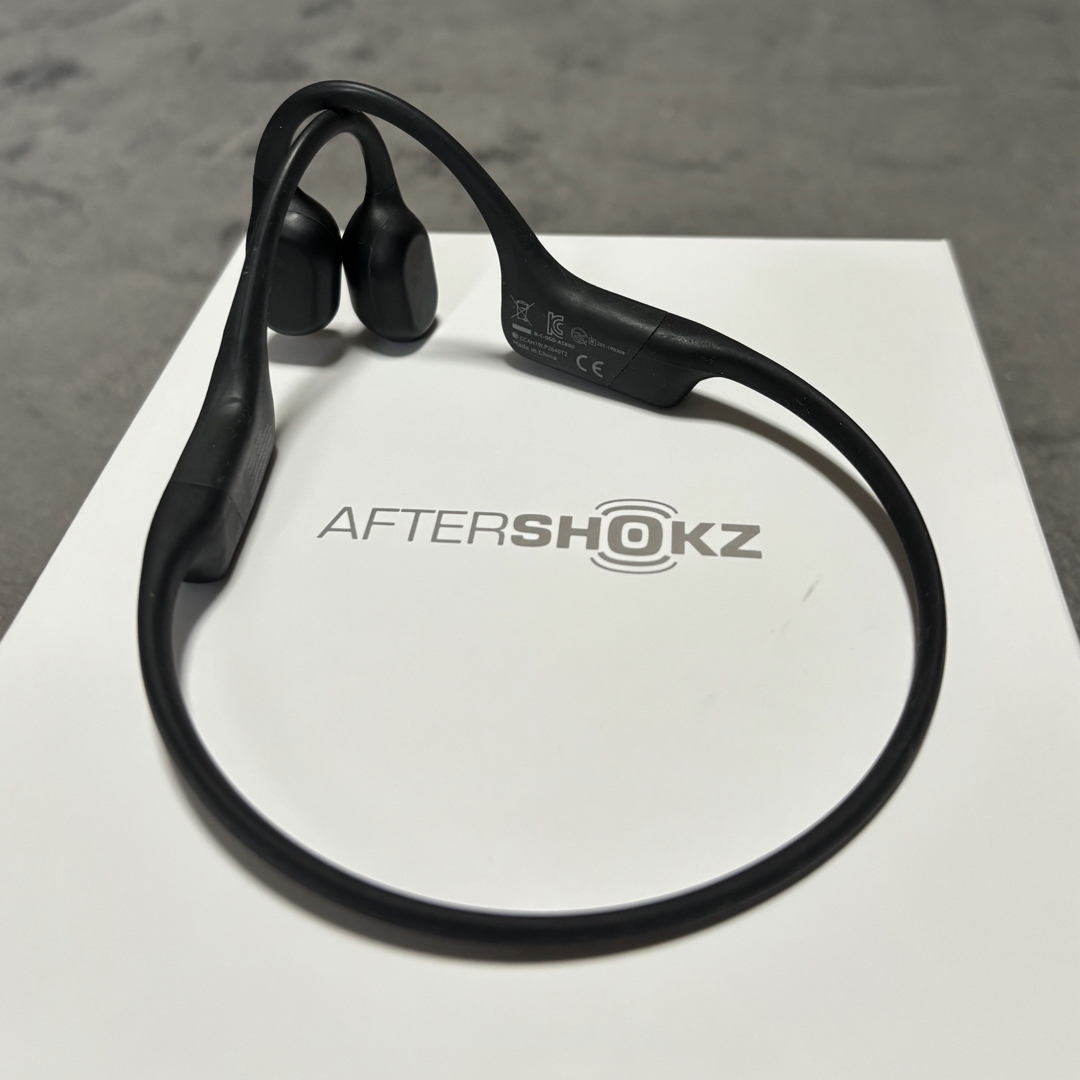 AFTERSHOKZ(アフターショックス)のAFTERSHOKZ AEROPEX コズミックブラック スマホ/家電/カメラのオーディオ機器(ヘッドフォン/イヤフォン)の商品写真