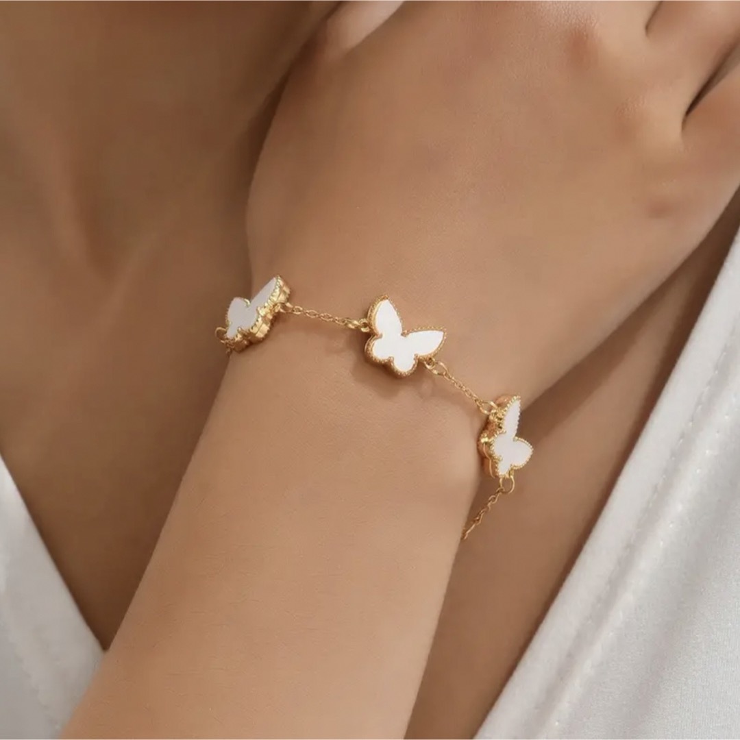 Van Cleef & Arpels(ヴァンクリーフアンドアーペル)の【即日発送】パピヨンブレスレット レディースのアクセサリー(ブレスレット/バングル)の商品写真