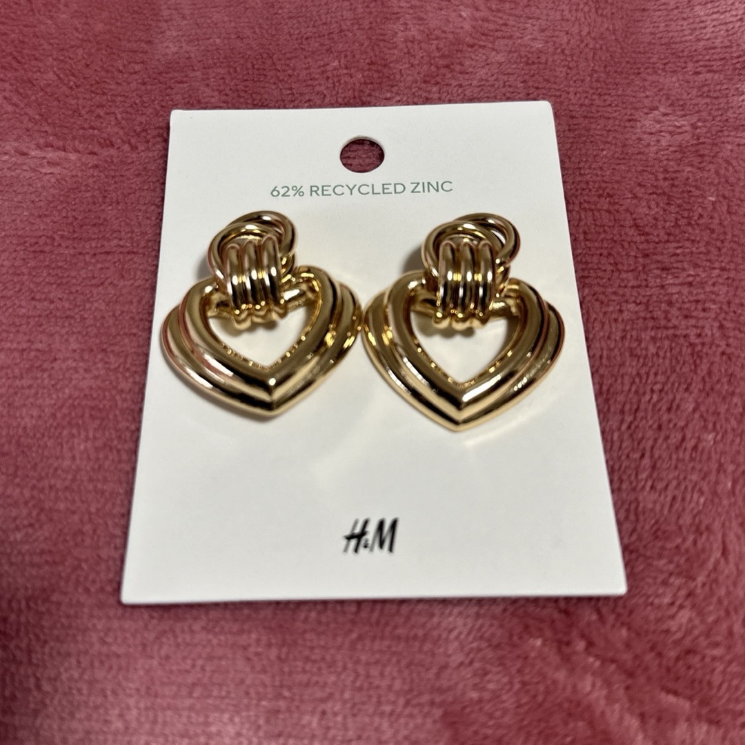 H&M(エイチアンドエム)のH & M ゴールド　ハート　ピアス レディースのアクセサリー(ピアス)の商品写真