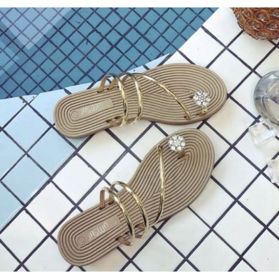 ■23. 5cm　ぺたんこビーチサンダルホールドアンクルストラップストーン付き レディースの靴/シューズ(サンダル)の商品写真