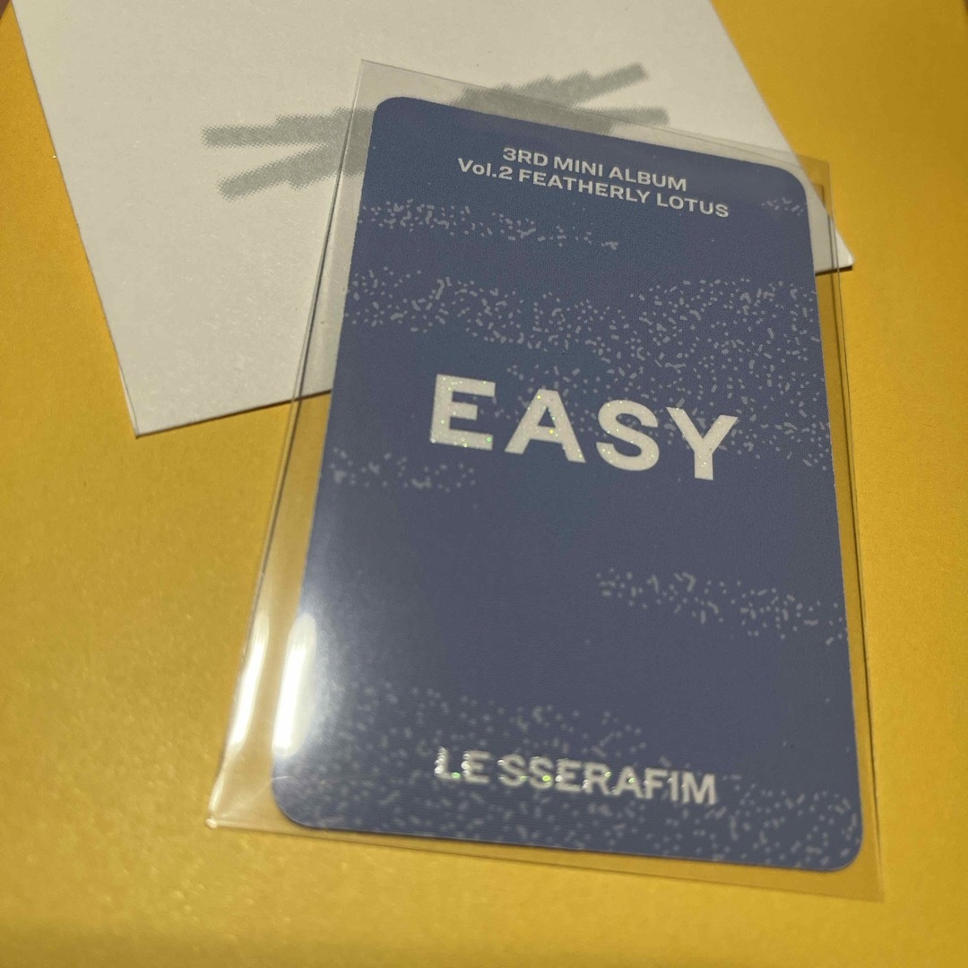 LE SSERAFIM(ルセラフィム)のLE SSERAFIM EASY ユンジン vol.2 封入 トレカ エンタメ/ホビーのCD(K-POP/アジア)の商品写真