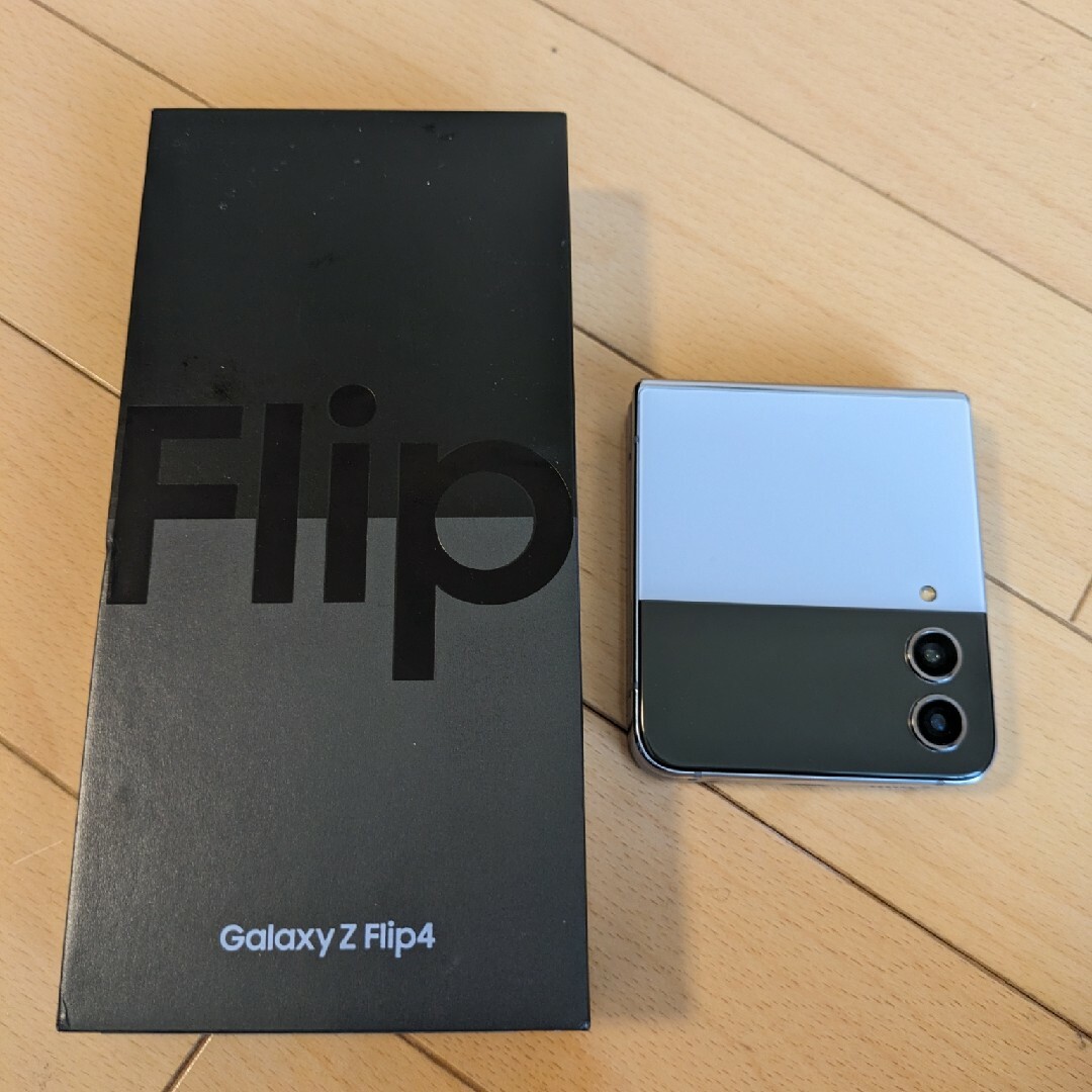 Galaxy(ギャラクシー)の【ジャンク】Galaxy Z flip4 本体 スマホ/家電/カメラのスマートフォン/携帯電話(スマートフォン本体)の商品写真