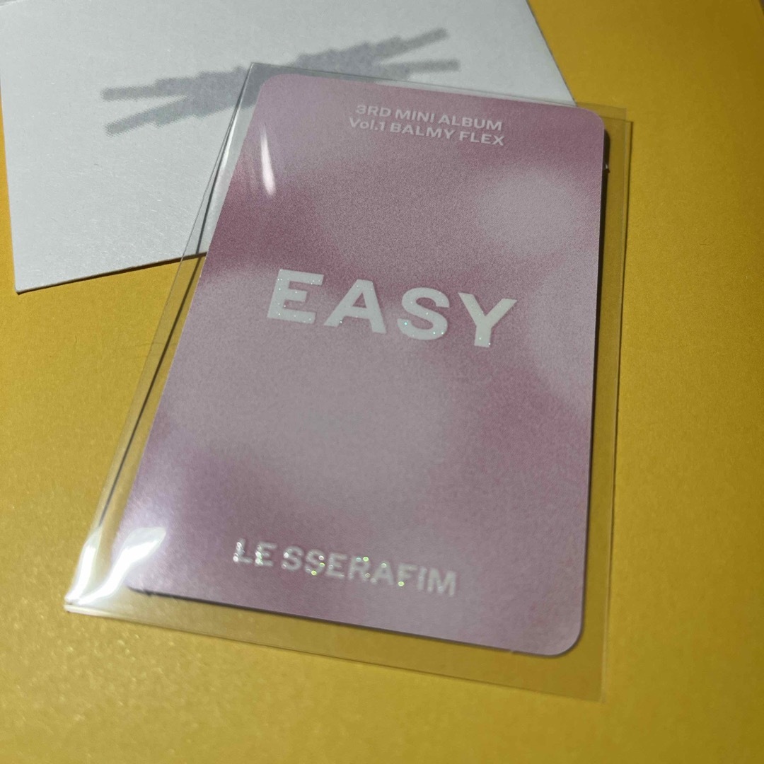 LE SSERAFIM(ルセラフィム)のLESSERAFIM EASY ユンジン vol.1 封入 トレカ エンタメ/ホビーのCD(K-POP/アジア)の商品写真