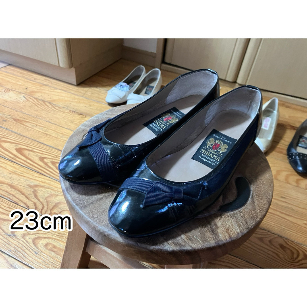【MIHAMA】ミハマ ローヒールパンプス リボン ブラック エナメル 23cm レディースの靴/シューズ(ハイヒール/パンプス)の商品写真