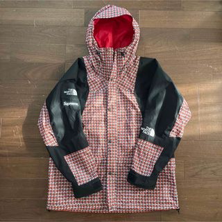 シュプリーム(Supreme)のSupreme /TNF®StuddedMountainLightJacket (マウンテンパーカー)