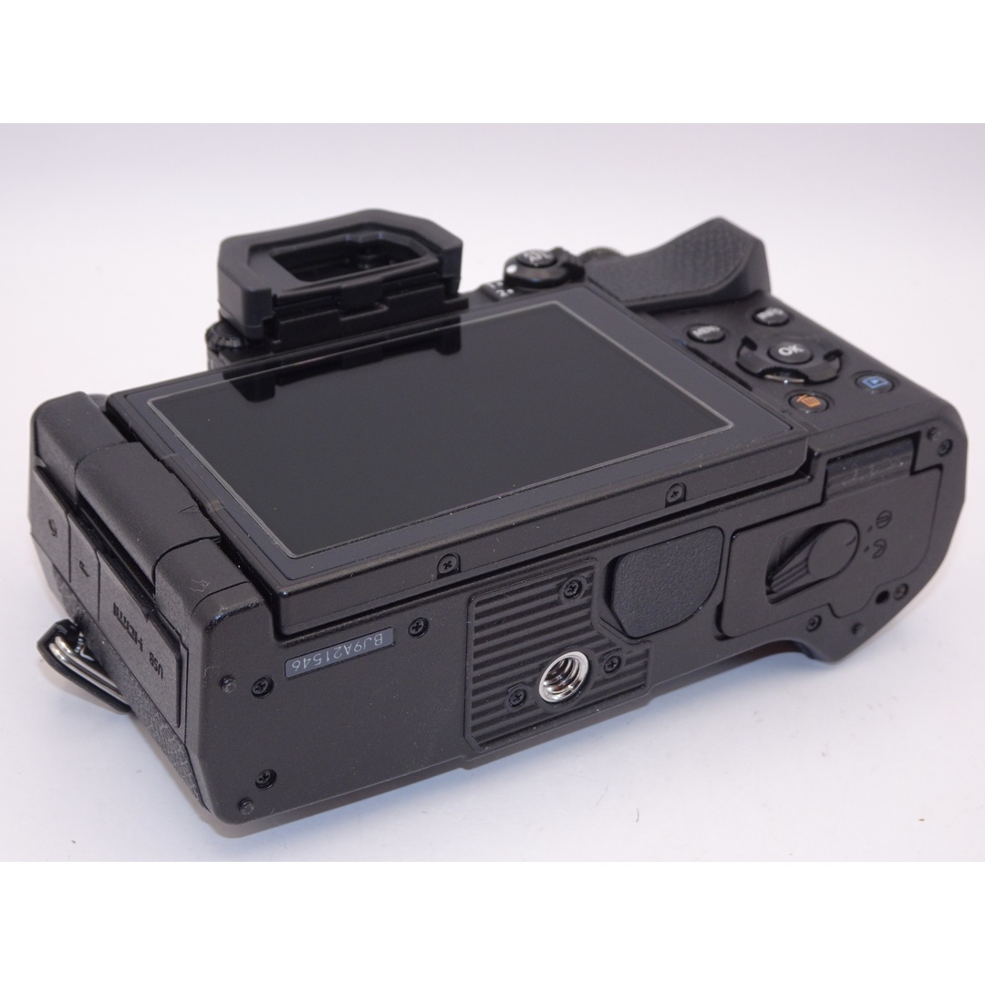 【外観特上級】OLYMPUS ミラーレス一眼カメラ OM-D E-M5 MarkIII 14-150mmIIレンズキット ブラック スマホ/家電/カメラのカメラ(ミラーレス一眼)の商品写真