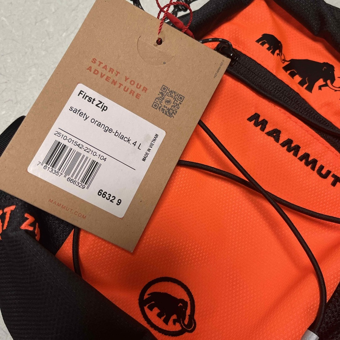 Mammut(マムート)のマムート ミニリュック ブラック＆オレンジ キッズ/ベビー/マタニティのこども用バッグ(リュックサック)の商品写真