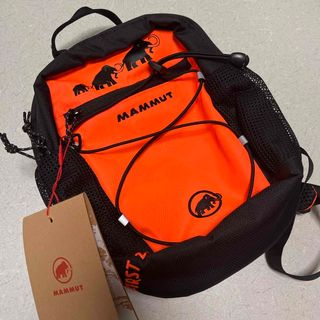 マムート(Mammut)のマムート ミニリュック ブラック＆オレンジ(リュックサック)