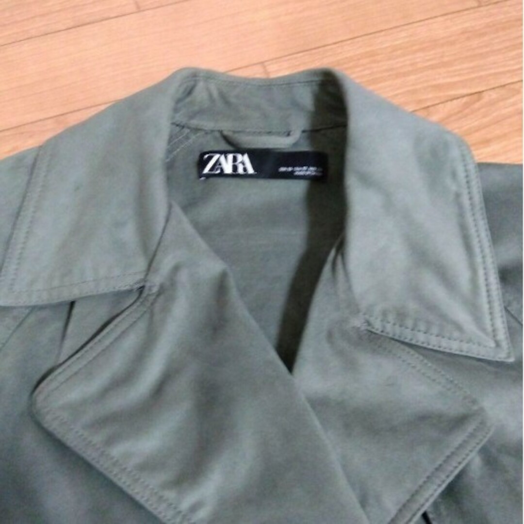 ZARA(ザラ)のZARA ザラ　トレンチコート　カーキ　スエード　ベルト付　春コート　上着 レディースのジャケット/アウター(トレンチコート)の商品写真