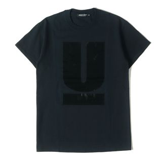 アンダーカバー(UNDERCOVER)の美品 UNDERCOVER アンダーカバー Tシャツ サイズ:S MADSTORE Uロゴ クルーネック 半袖Tシャツ ブラック 黒 トップス カットソー【メンズ】【中古】(Tシャツ/カットソー(半袖/袖なし))