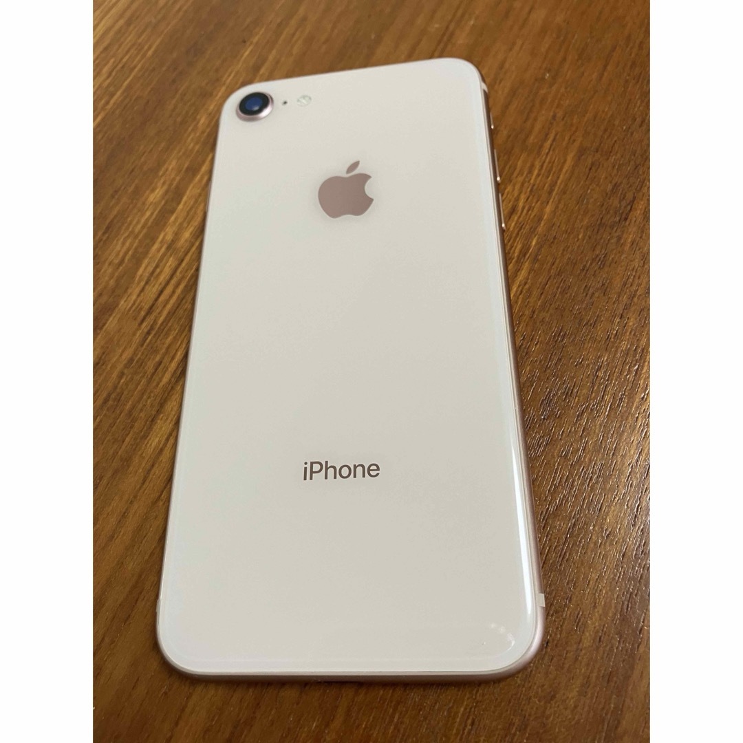 iPhone(アイフォーン)のiPhone8   64GB   極美品 スマホ/家電/カメラのスマートフォン/携帯電話(スマートフォン本体)の商品写真