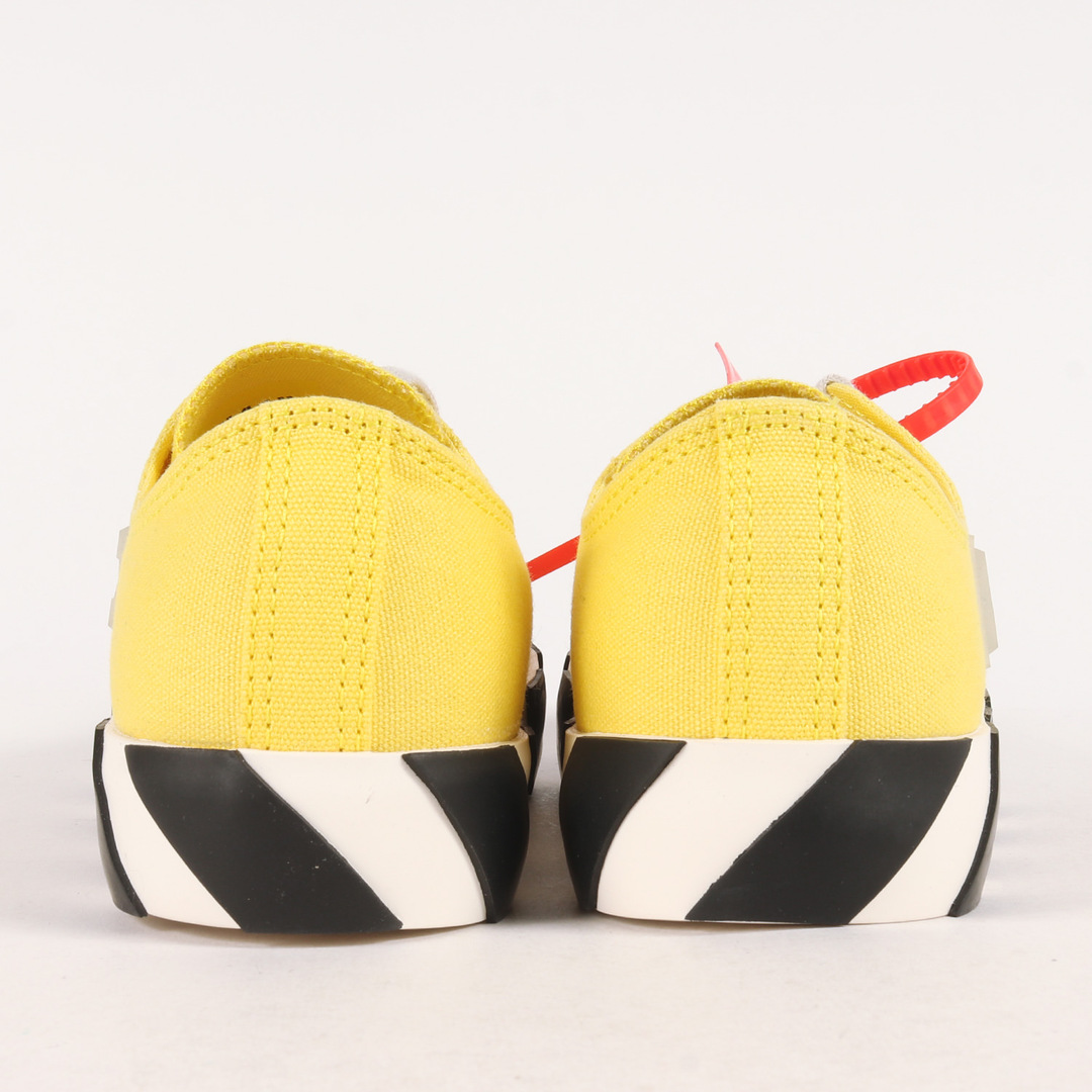 OFF-WHITE(オフホワイト)の新品 OFF-WHITE オフホワイト サイズ:41(25.5cm) 19AW キャンバス ローカット スニーカー Vulc Low Top Logo Stripes Sneaker イエロー シューズ 靴 【メンズ】 メンズの靴/シューズ(スニーカー)の商品写真