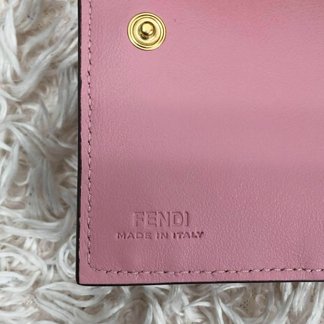 FENDI(フェンディ)の☆未使用品☆フェンディ ズッカ レザー コンパクト 二つ折り財布 ピンク レディースのファッション小物(財布)の商品写真