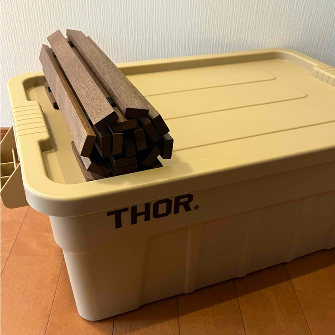 THOR コンテナ天板 53L•75L ロールトップ ウォールナット無垢材② スポーツ/アウトドアのアウトドア(テーブル/チェア)の商品写真