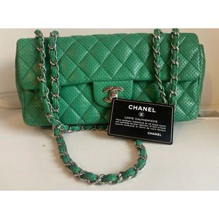 シャネル(CHANEL)のCHANEL  ショルダー　パンチングバッグ(ショルダーバッグ)